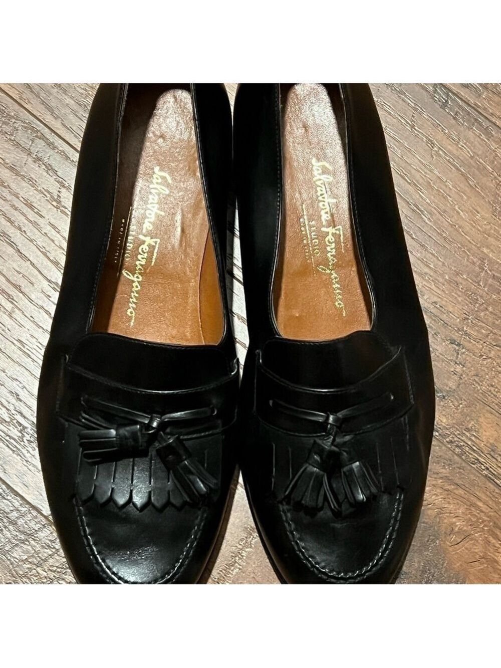 salvatore FERRAGAMO leather dress loafers. Made in Italy. 9.5 EE - Picture 3 of 8